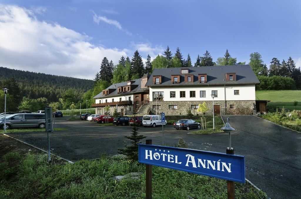 Hotel Annín Zewnętrze zdjęcie